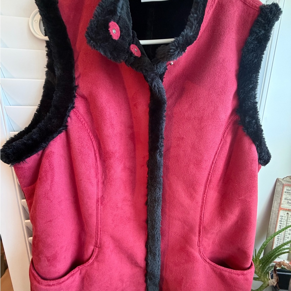 Women's Red and Black Faux Fur Vest - Picture 2 of 5